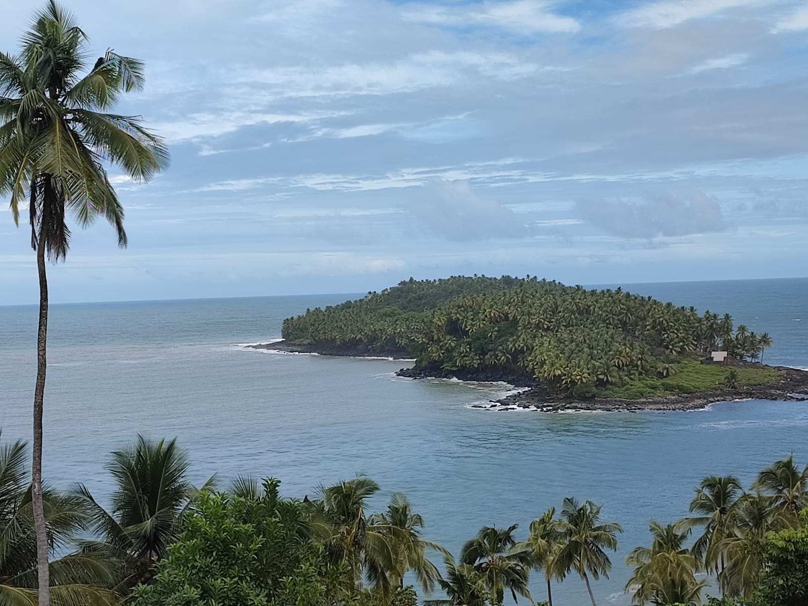 Les iles du Salut sous le timide soleil du début décembre 2021