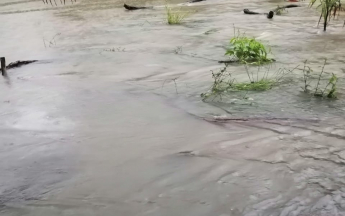 Un étang déborde dans le secteur de Stoupan