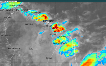 image satellitaire montrant les averses sur le littoral le mardi 29 novembre 2022