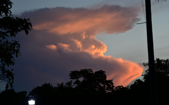 Cumulonimbus s'éloignant en fin de journée