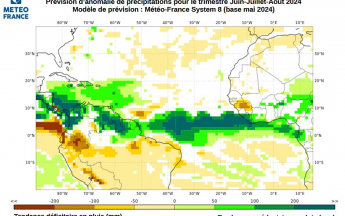 Carte d'anomalies de précipitations trimestre juin-juillet-août 2024