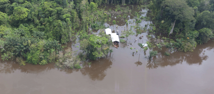 Hameau inondé en amont de Maripa-Soula