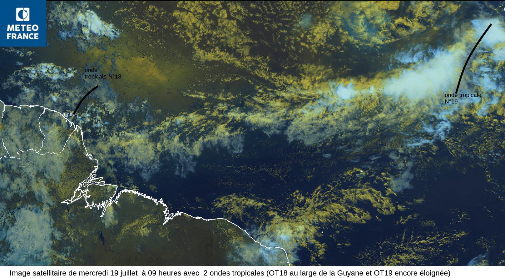 L'image satellitaire de mercredi 19 juillet en matinée avec l'onde tropicale N°18 proche du littoral guyanais