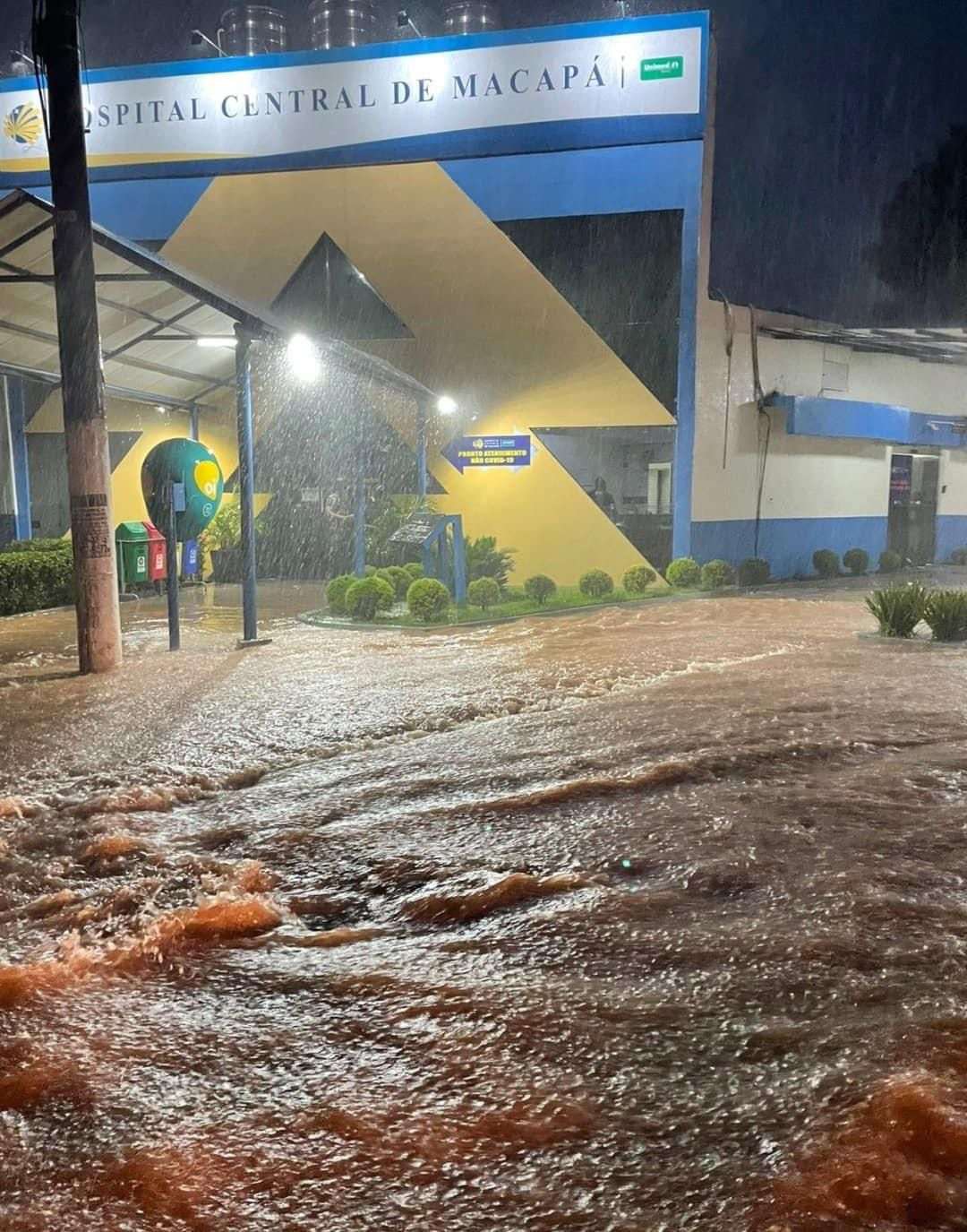Inondations à Macapa dans la soirée du 20 novembre 2021. Crédit Photographique Monews