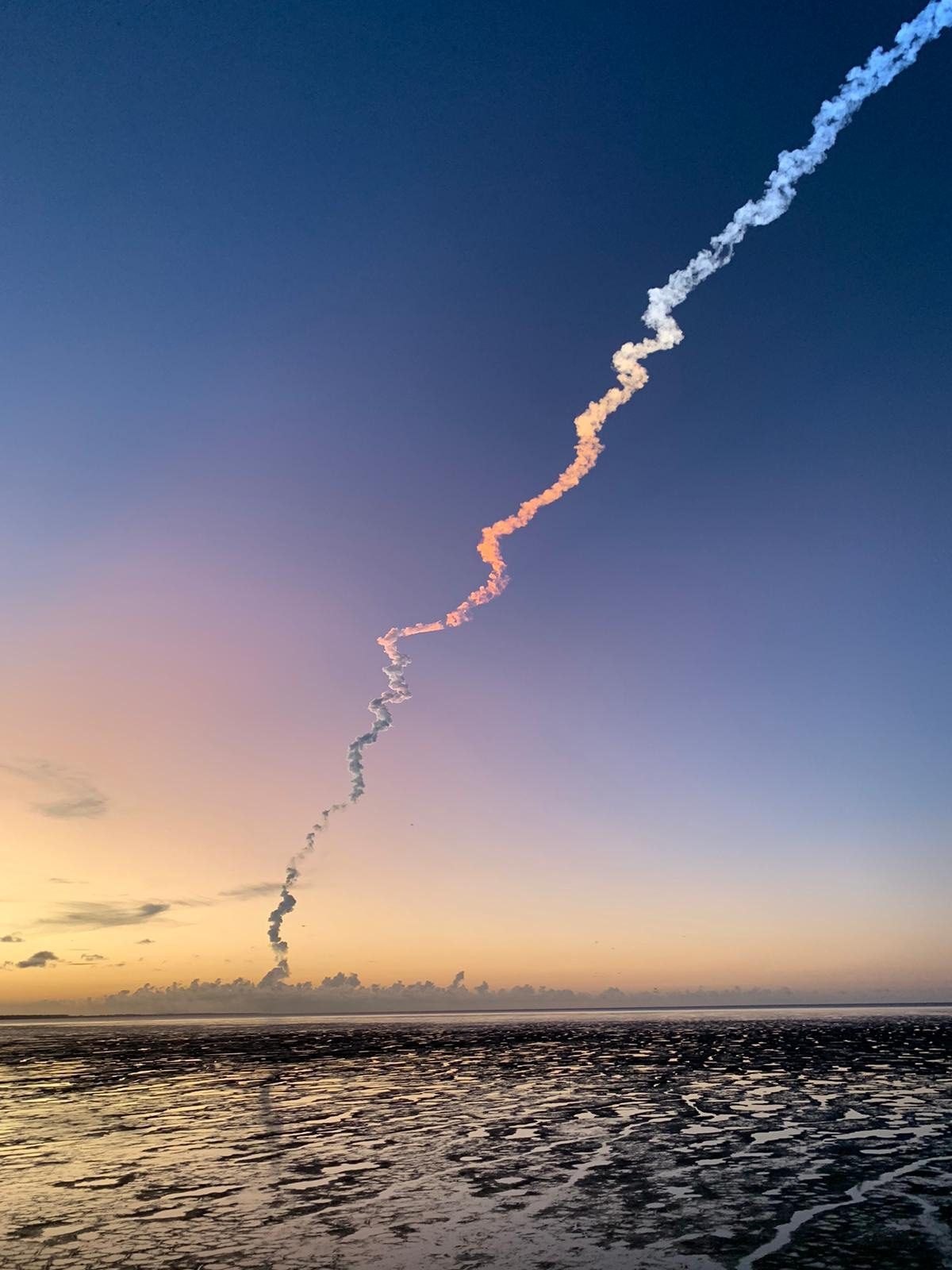 décollage de la fusée Ariane5 le 7 septembre 2022 dans le ciel limpide du mois de septembre