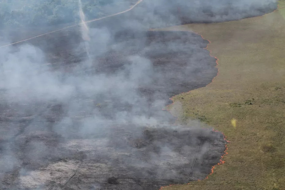 feux de savane en Guyane lors de la saison sèche de 2015.