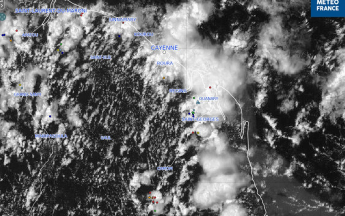 Image satellitaire montrant le développment d'averses sur la Guyane jeudi 28 avril en milieu d'après-midi