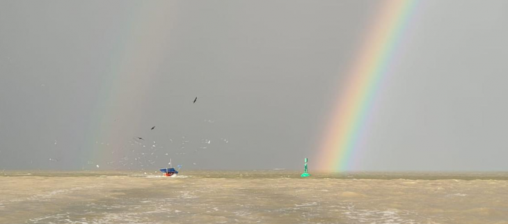 Arc en ciel sur le chenal vers les Iles du Salut