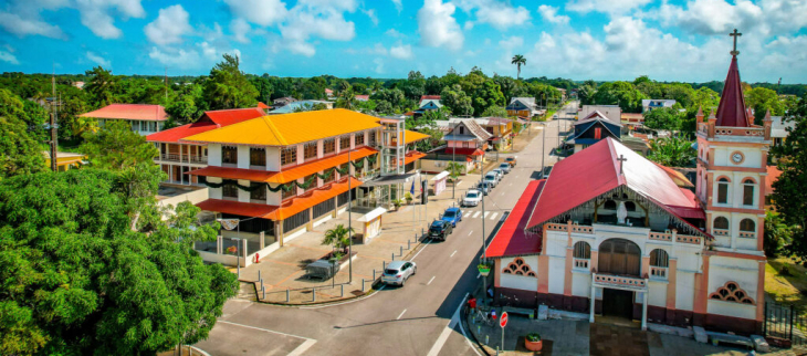 Vue aérienne de la commune de Sinnamary, commune la moins arrosée de guyane sur la première quinzaine d'octobre Vue aérienne de la commune de Sinnamary